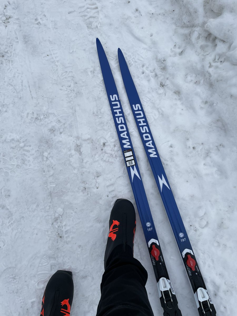 Pieni toive sinne jonnekin #lumiäläsula 🙏🏻❄️