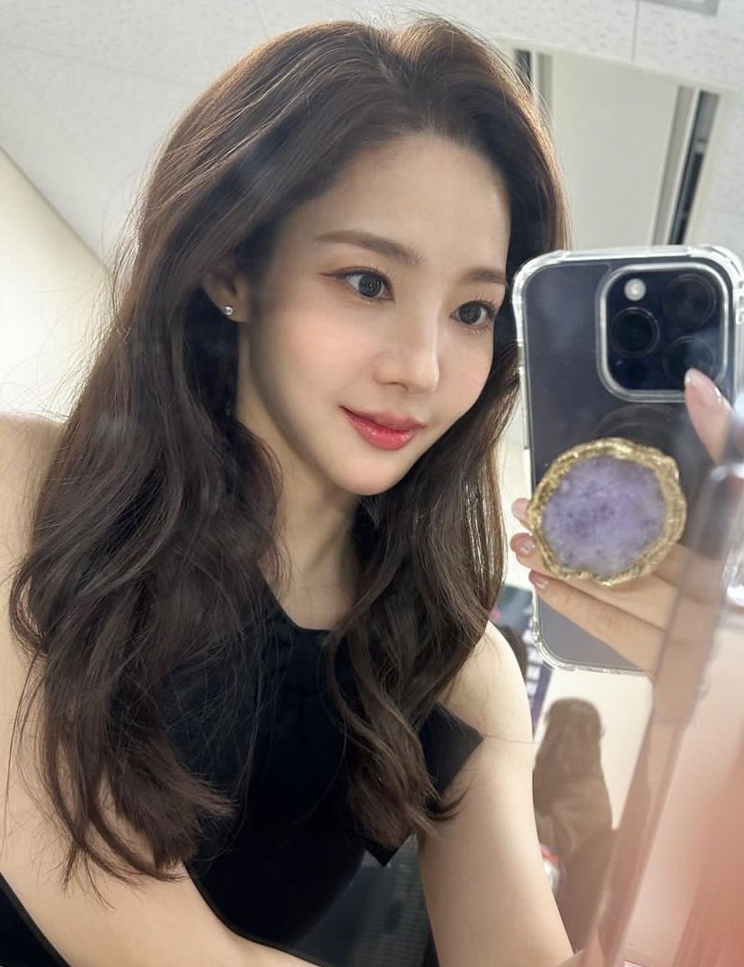 kdramalala's tweet photo. the prettiest ever https://t.co/6rf8e9IQaK