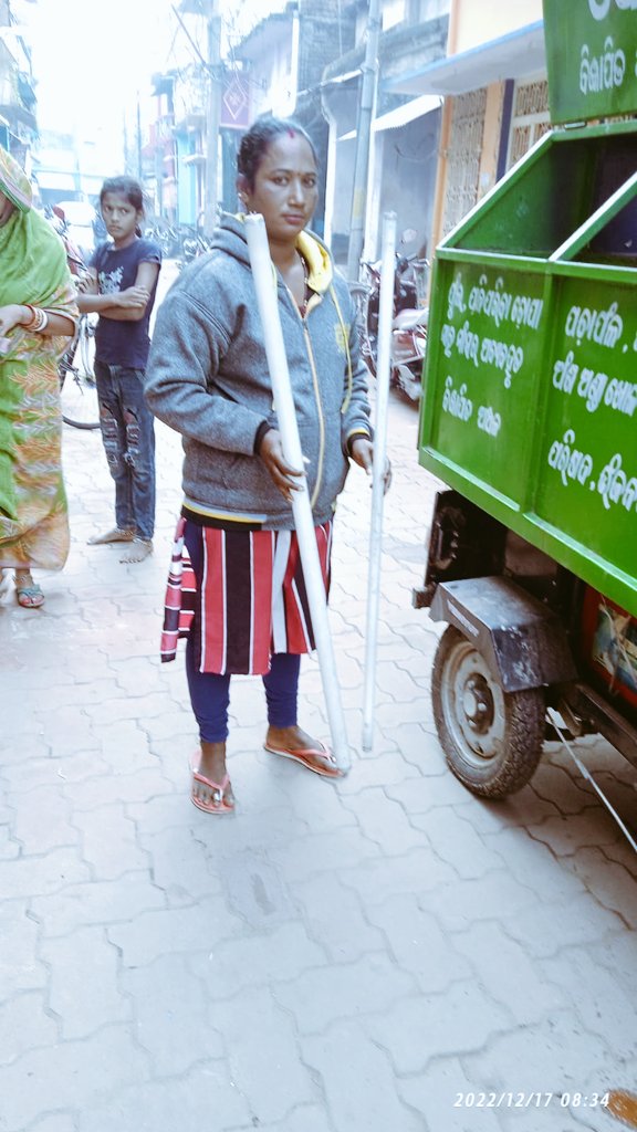 nac_bhanjanagar's tweet photo. Handing over E-Waste and DHW to our morning D2D vehicle on every Saturday without dumping it is highly appreciated.
#SS2023.
#ULBCODE - 801865
@MoHUA_India @SwachhBharatGov @swachhbharat @sbmodisha @SwachSurvekshan @HUDDeptOdisha
 @Ganjam_Admin
@DUDA_Ganjam https://t.co/hihjMSiU8K