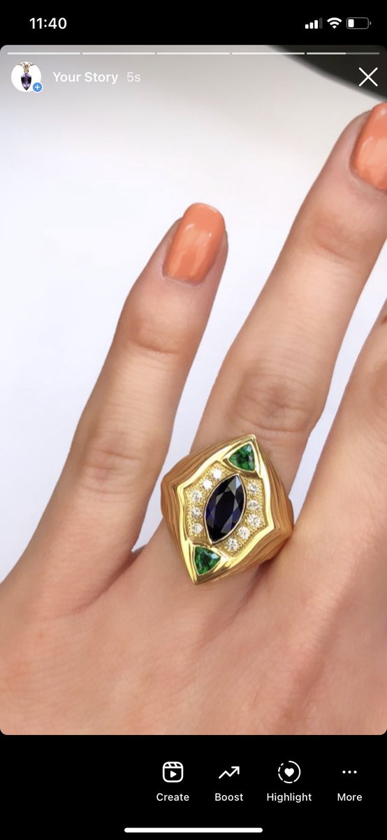 Sapphire, Tzavorite &amp; Diamonds 💎 

#sapphire #tzavorite #diamonds #ring #tenterden