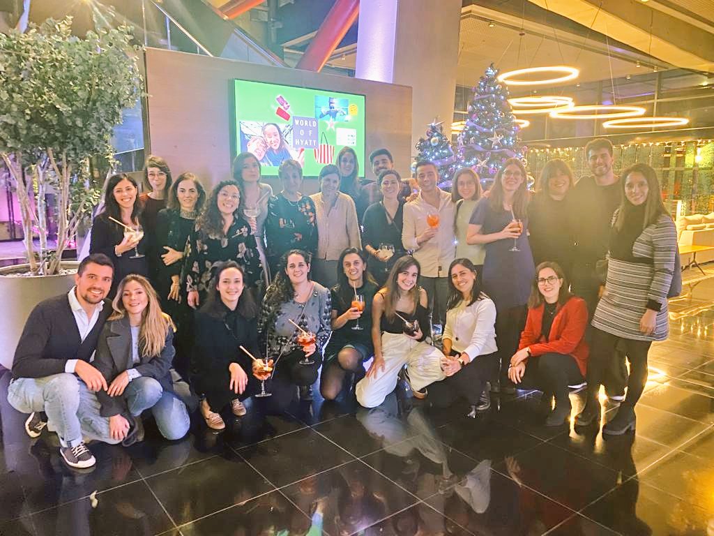 HematICO_Hosp's tweet photo. Finalmente volviendo a celebrar las fiestas en persona!
😍😍😍🎄🎈🎉🎇
Fantástico reincontrarse y conocer a los nuevos que se han unido al @ICO_oncologia @idibell_cat @HHospitalet #hematologia

Felices fiestas!#2022 #2023 https://t.co/To7NTqre4P