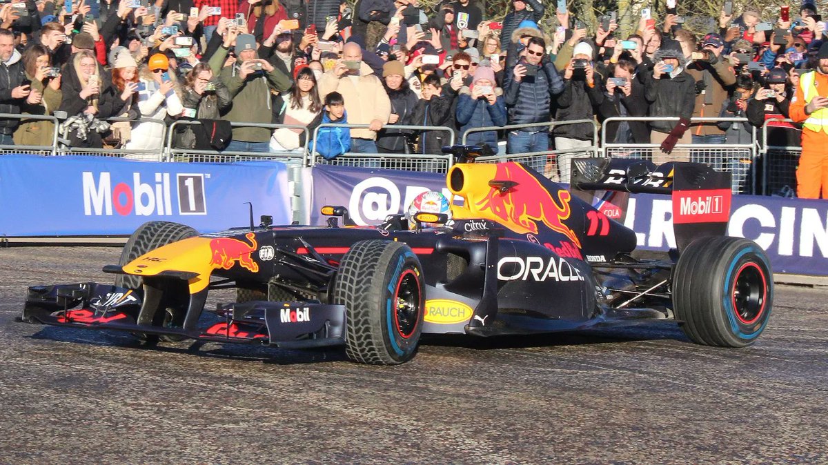 BarkyPhotos's tweet photo. Sergio Perez performing in Milton Keynes #redbullhomerun https://t.co/2Ex9sWIclu