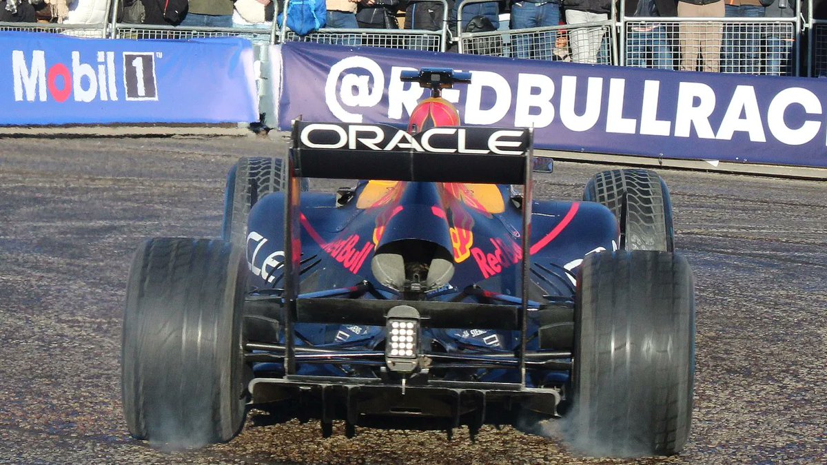 BarkyPhotos's tweet photo. Sergio Perez performing in Milton Keynes #redbullhomerun https://t.co/2Ex9sWIclu