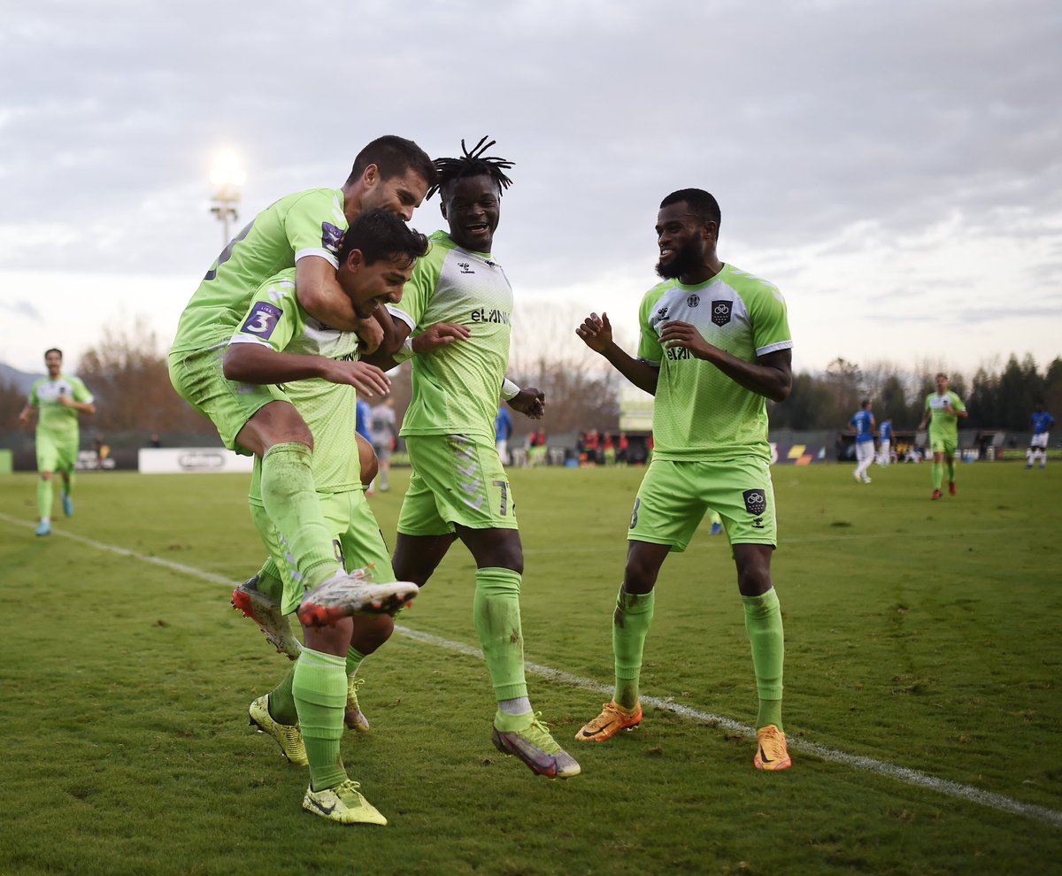 Excelente resultado!! +3 pontos na nossa caminhada 💪🏽
Feliz pelo golo 💚🖤