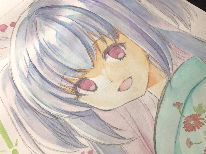 久しぶりに色紙サイズの水彩絵描きたくなって描いてみてるけど…サンフラワーで広範囲塗りは向いてない?滲みが少ないから細かいのには良さそうだけど… 