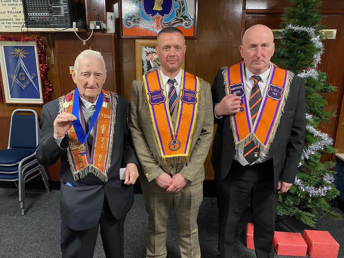 county_lodge's tweet image. Congratulations to Bro Brian Mitchell SM and Bro Jim Gillick, receiving their 20 &amp;amp; 50 year long service medals respectively from WM Bro. Matthew King LOL 125