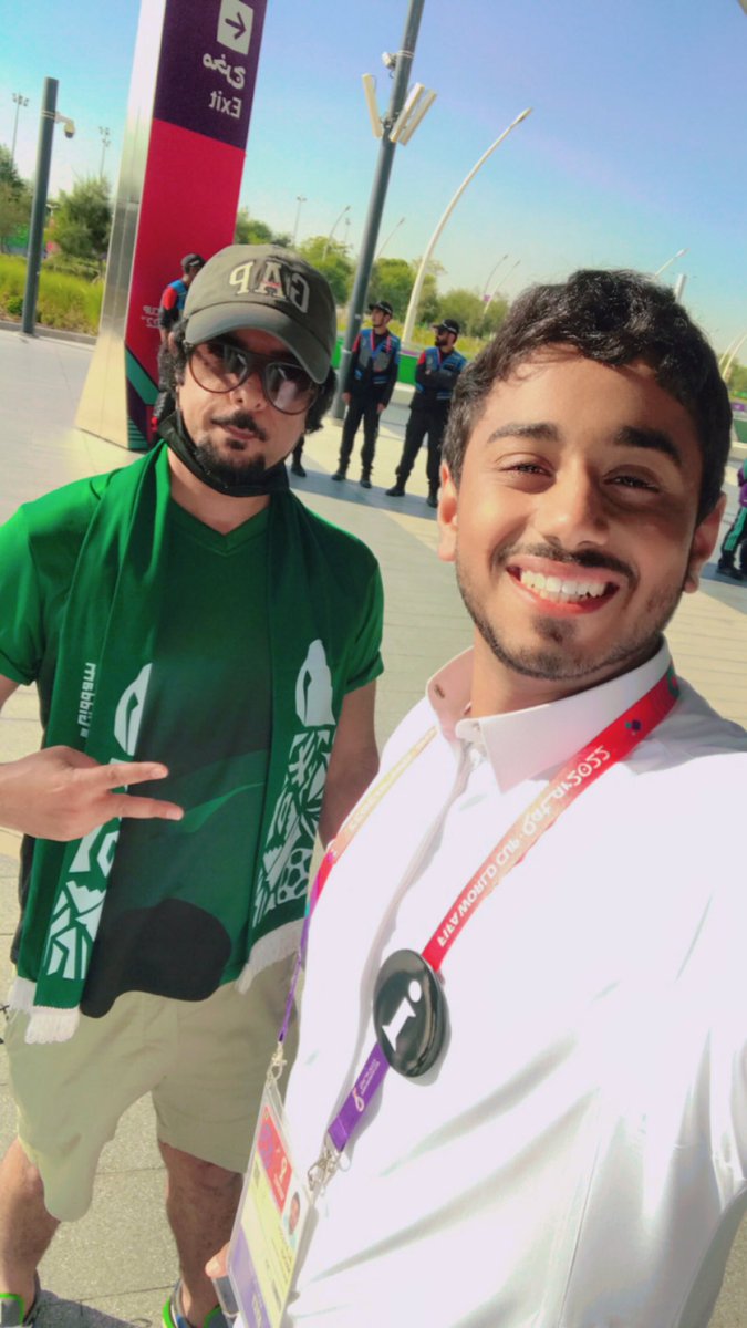 Lamar_bss's tweet photo. العضو محمد العليوي ومهدي العايش نموذج مشرف نفخر بهما كونهما من أعضاء الفريق ونبارك لهما نجاح مهمتهما التطوعية السامية في هذا المحفل العالمي #كأس_العالم_قطر_2022 ونقل الصورة الطيبة لحضارة الوطن العريقة وثقافته الأصيلة . https://t.co/V4kDtGXIbX
