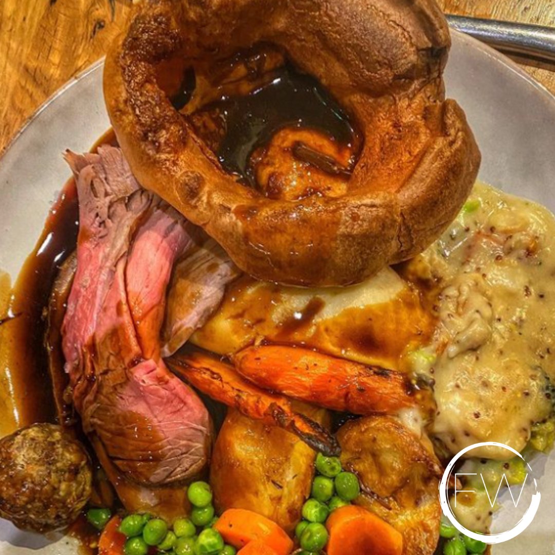 fourwards's tweet photo. Join us today and get your hands on one of our famously delicious Sunday roast dinner, we've been told our gravy is to die for! 🤩 Availability today from 12pm-6pm 🥰

#sundaydinner #sundaylunch #sunday #restaurant #finedining #foodoftheday #foodstagram #foodie #food #iinstagood https://t.co/HB6LfSI4cc