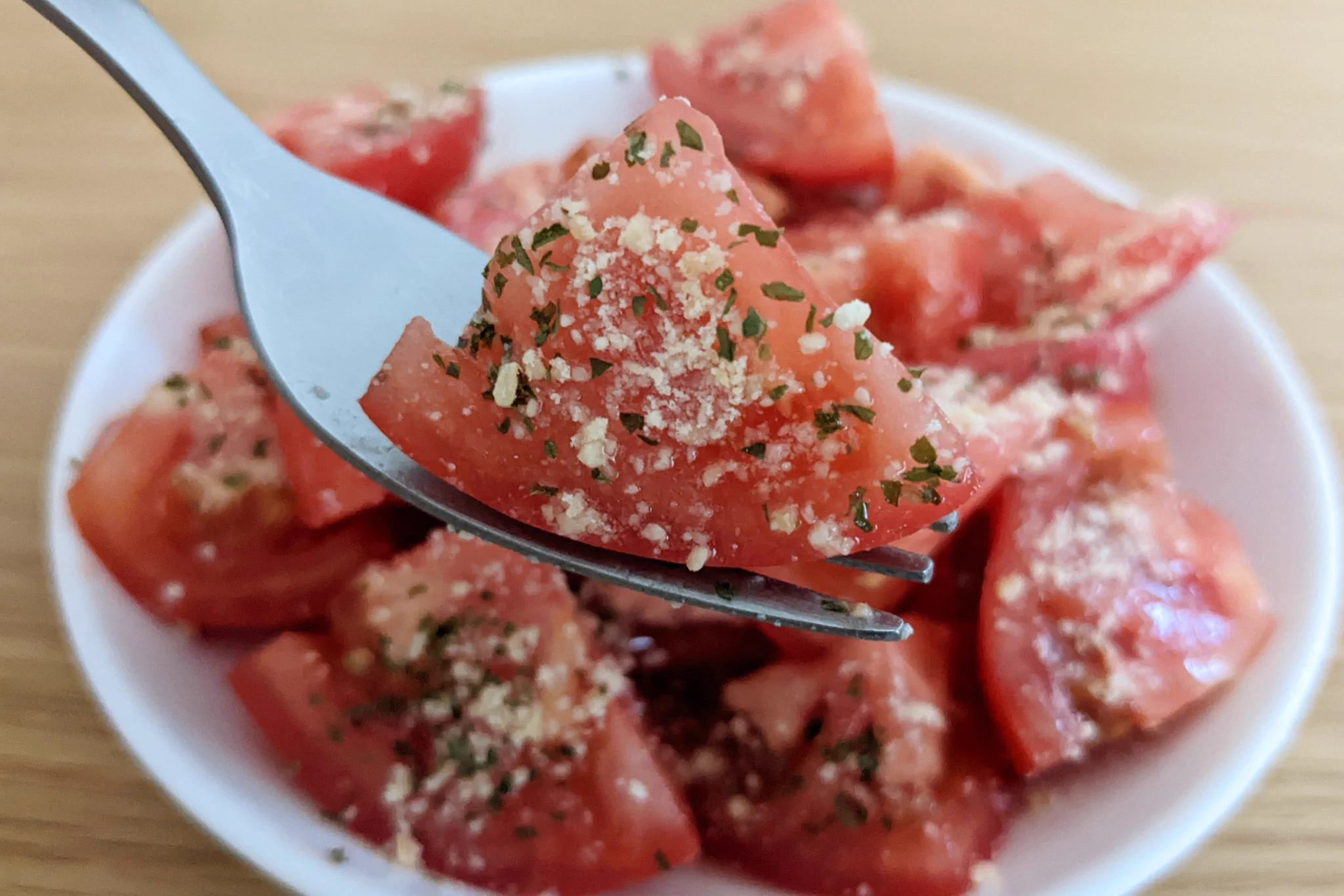 トマト+ちょっとした材料で作れちゃう！後もう一品欲しいときにもぴったりそうな「トマト」レシピ！