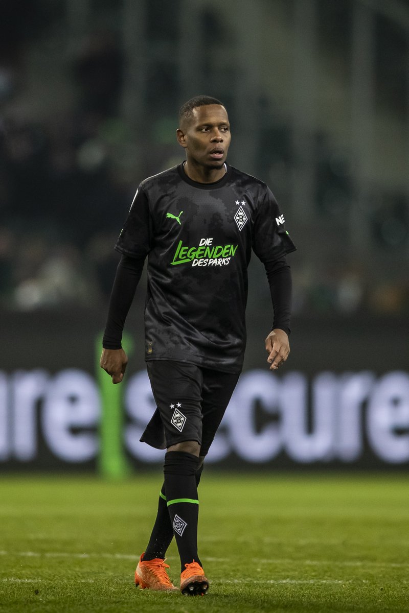 borussia_fr's tweet photo. Quel plaisir de te revoir fouler la pelouse du BORUSSIA-PARK, @TraoreIbra16 🤩 

#LegendenDesParks https://t.co/PNRHJ78M8f