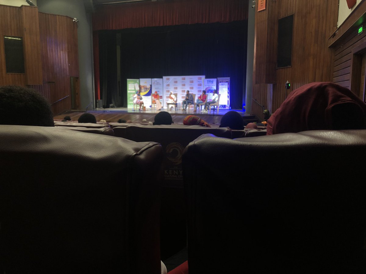 Rahmomire's tweet photo. Waxaa sitoos ah u socda #SHW2022 oo ka socda tiyaatarka qaranka ee kenaya. @AbdirahmanDhuxu @faisalroble19 @adnaabashir @AwjamaOrg @ZuhurHashi @AhmedAwadSO @hafsacirguje https://t.co/stFTAbtY5I