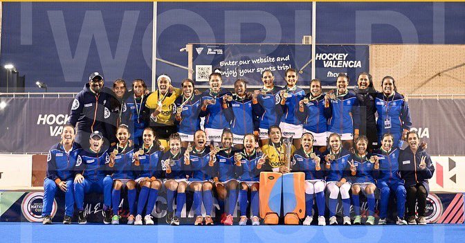 VandanaHockey16's tweet photo. With the support and love from everyone,Team &amp; we have just delivered the best performance with all our efforts and got back the Gold Medal🥇It’s double the celebration today, as we received Gold in the FIH Hockey Nations Cup 2022 and also we qualified in the FIH Hockey proleague https://t.co/KjqJz7GU5S