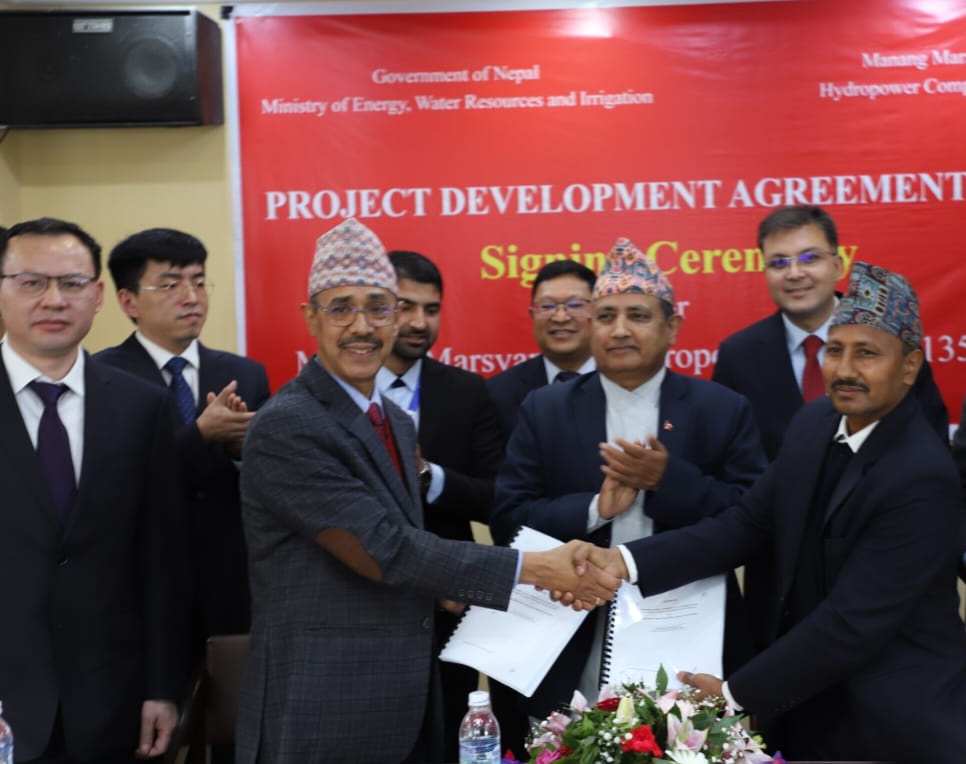 the3rdbranch's tweet photo. 𝗧𝗵𝗲 𝗗𝗲𝗲𝗱 𝗶𝘀 𝗗𝗼𝗻𝗲.
Delivered and executed Project Development Agreement between GON and China's SCIG Consortium for Manang Marsyangdi HEP which will add 135 MW of generation capacity and bring ~320 Million USD Chinese FDI into the country. https://t.co/NoY72ijaFd