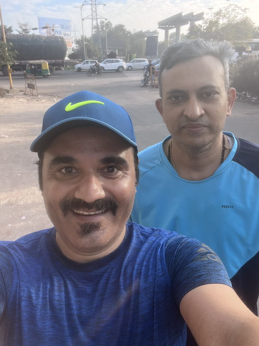 drvivekkute's tweet photo. 25 km done today…running in this beautiful weather is absolute surreal…..
#marathontraining
@foreseesaurabh https://t.co/1MXB0qyNJ2