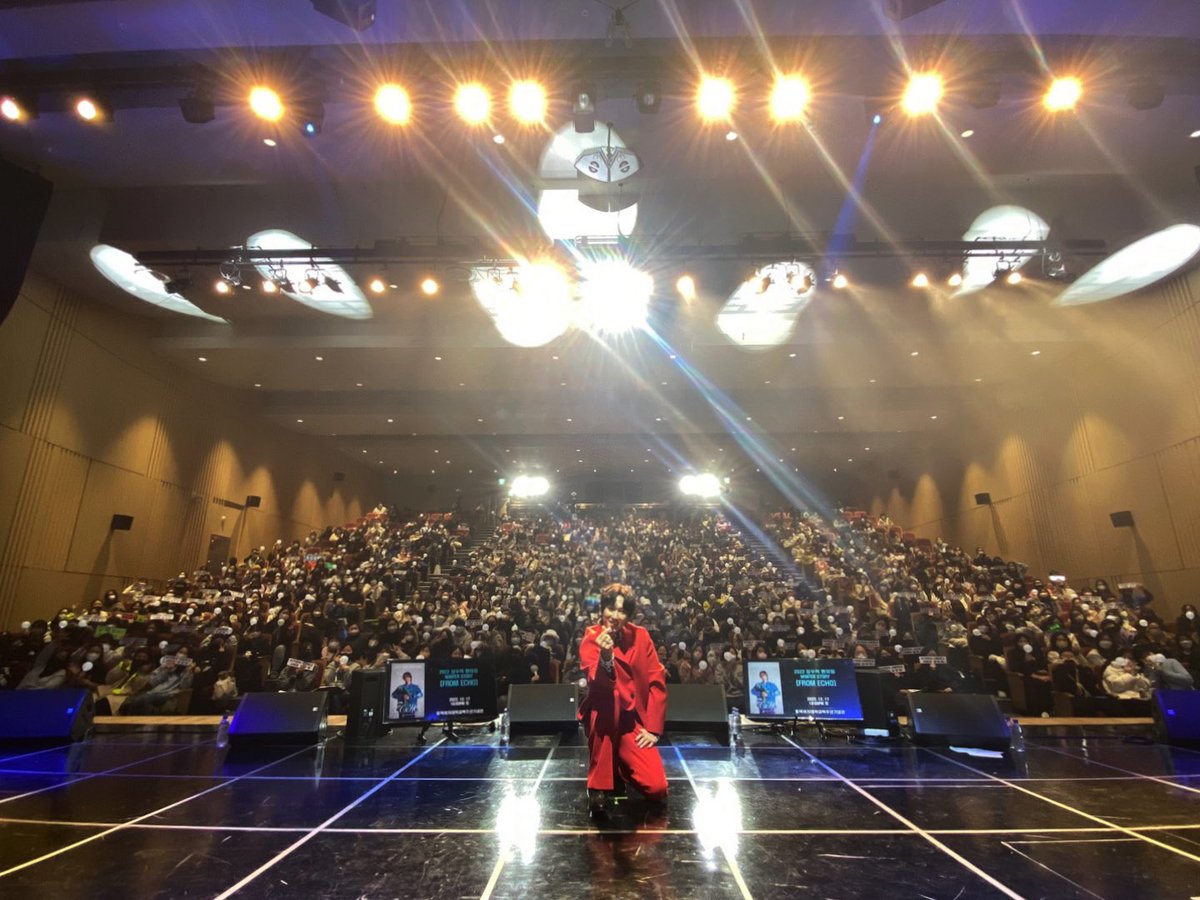 whcreative35's tweet photo. ᴡɪɴᴛᴇʀ sᴛᴏʀʏ '𝙁𝙍𝙊𝙈 𝙀𝘾𝙃𝙊'☃️

#장우혁 #jangwoohyuk 
#팬미팅 #fanmeeting 
#프롬에코 #FROMECHO #💙 https://t.co/yXW2uL326Q