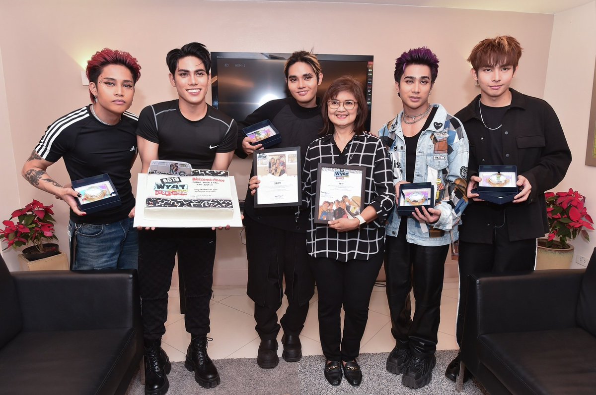 TheBigDome's tweet photo. Congratulations to our @imszmc @JoshCullen_s @stellajero_ @felipsuperior @jah447798 on 2 sold out concerts at the Araneta Coliseum &amp; a successful world tour! 

Sa pag-abot ng inyong pangarap, 'di hihinto ang aming suporta. You will always have a home with your #TheBigDome family https://t.co/AyyjNzUsb6