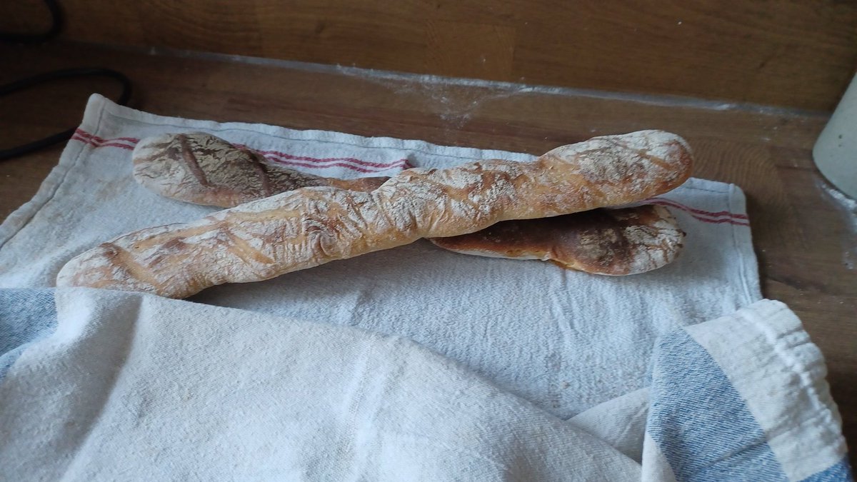 So und jetzt Baguette!!
#brotbacken