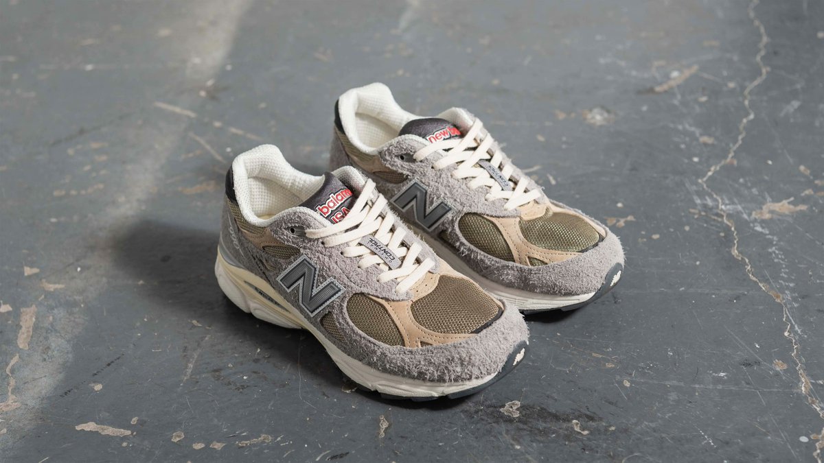 What made New Balance sneakers cool again? 😎 

Link > solesupplier.co/3RukzCC