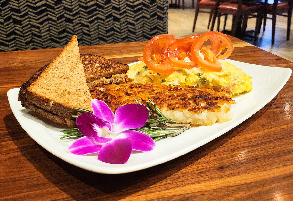 7CedarsCasino's tweet photo. Well, good mornin' sunshine! What's for breakfast? How about our Dungeness crab omelet? Yuuuum~
#thehouseofsevenbrothers #delicious #food #foodie #foodlover #7cedarscasino #yum #breakfast #dungenesscrab #crab #omelet #sequimwa #HoSB https://t.co/LvVeNqnorT