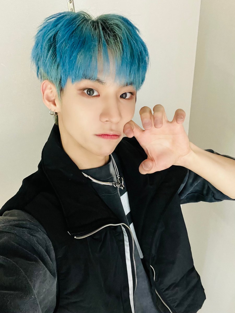 SJWZlP's tweet photo. 221218 hwarang fancafe post https://t.co/Db3q4MZHGl
