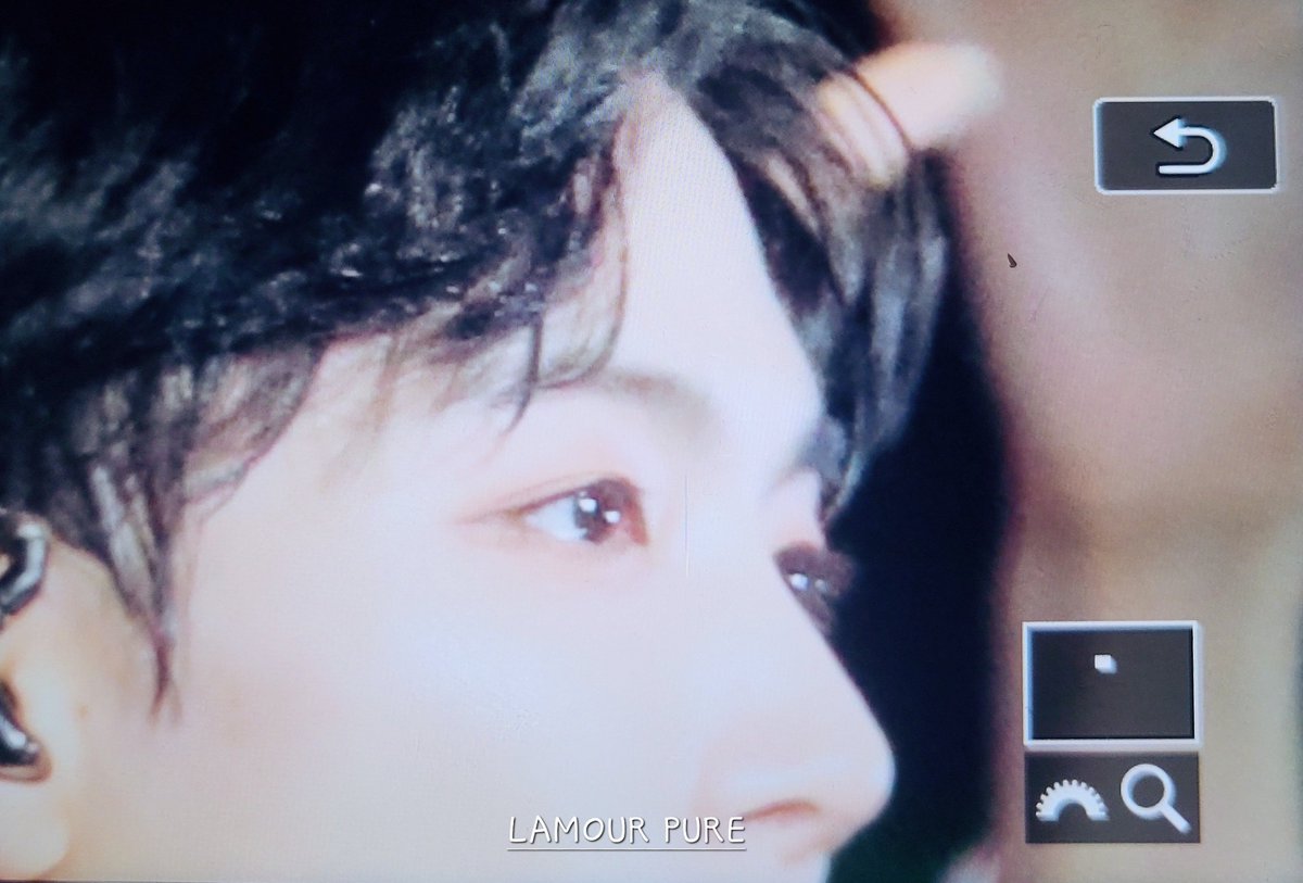 Lamour_pure's tweet photo. 221218 판타지아
앤유들 바라보는 눈이 초롱초롱 이 눈에 반했잖아요💙

#종현 #김종현 #ジョンヒョン #kimjonghyun #사랑해 https://t.co/QKSJM52o62