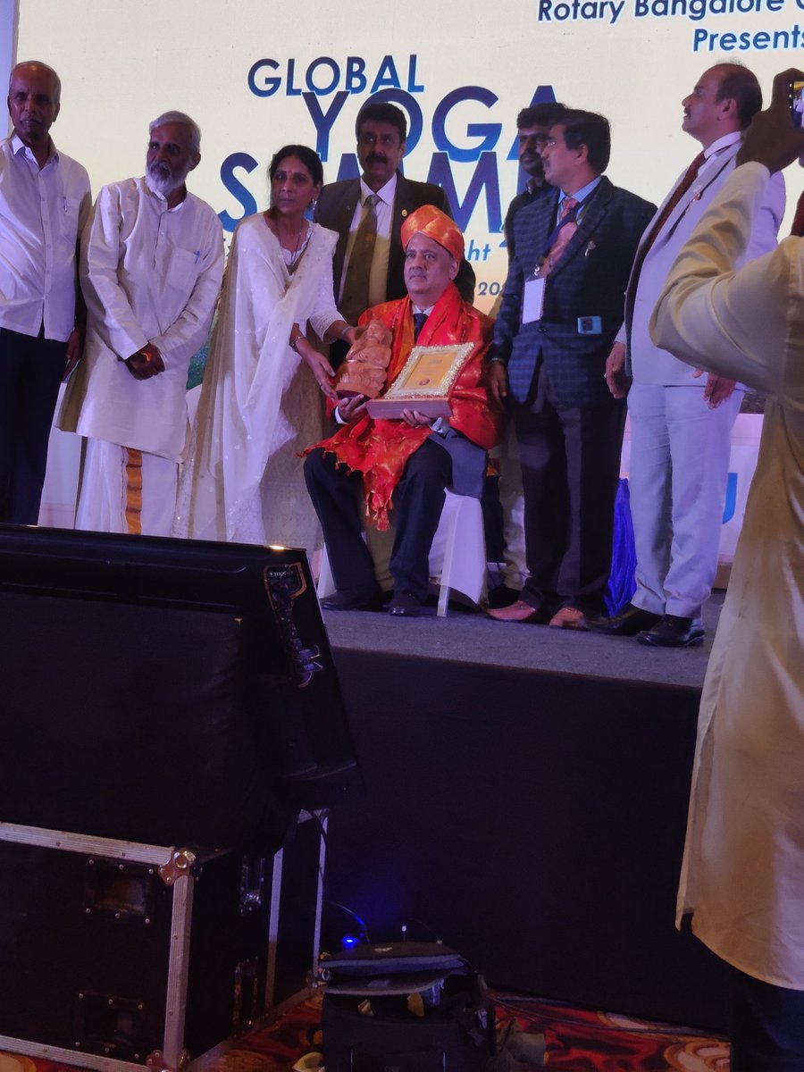 DrVijayTiwariJi's tweet photo. @Shekhar_Rotary @Rotary at #GlobalYogaSummit2022
@rashtrapatibhvn @VPSecretariat @narendramodi
@JoshiPralhad @mpa_india
@anandibenpatel
@myogiadityanath
@TCGEHLOT @CMofKarnataka @PIBBengaluru
Welcome to Global Yoga Summit 2023 Gorakhpur on 8-10 December 2023
#Security #CyberNews https://t.co/y25fVnvqM6