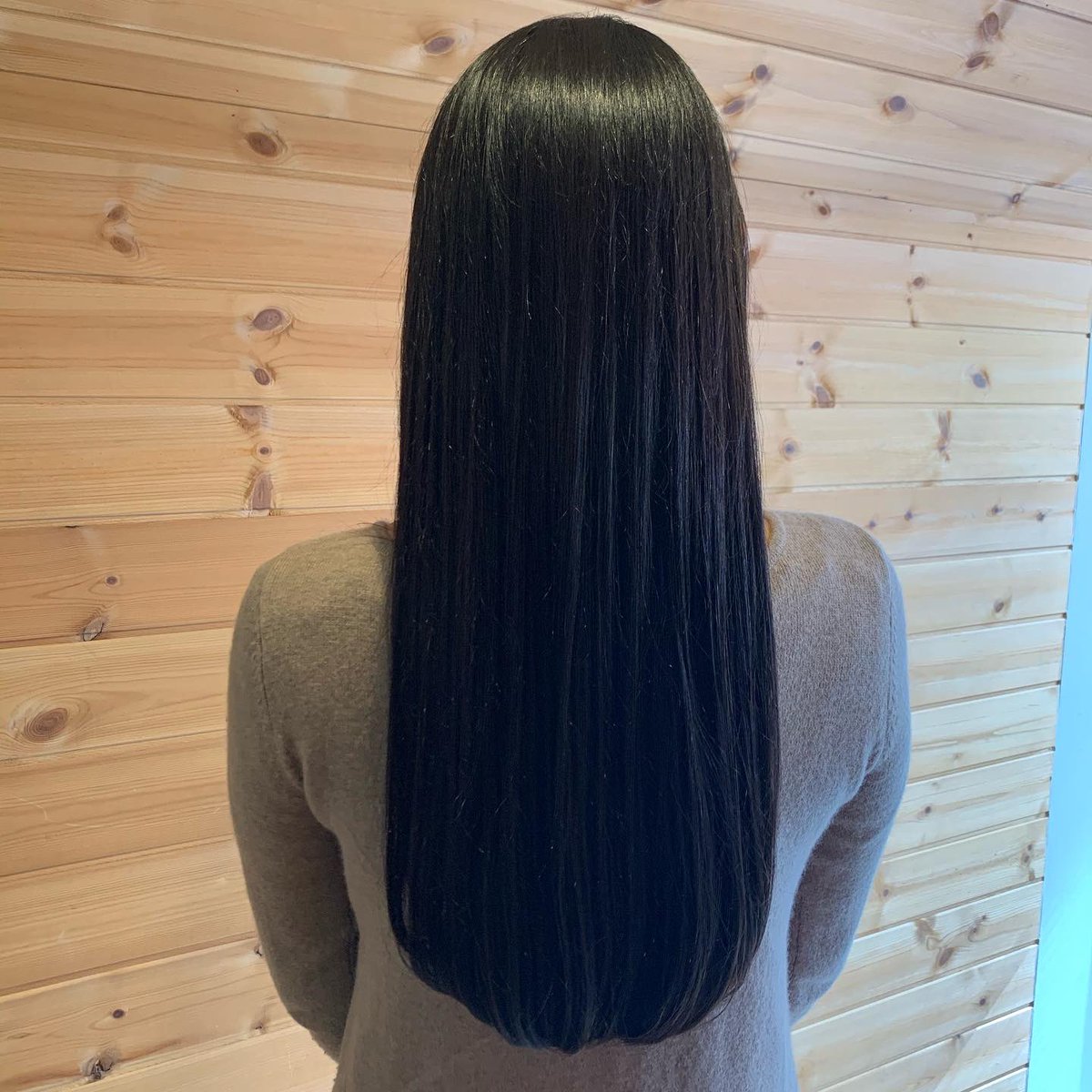 bionkatulabo's tweet photo. 美しいロングヘアを保つために、ヘアケアにはこだわっています✨
褒められる事も多く、「シャンプー何使ってるの？」ってよく聞かれます！😉
今回は私が使用しているシャンプー&amp;トリートメントセットのお買い上げでコラーゲンマシン1回30分プレゼント🎁 https://t.co/7mRDSMXKS8