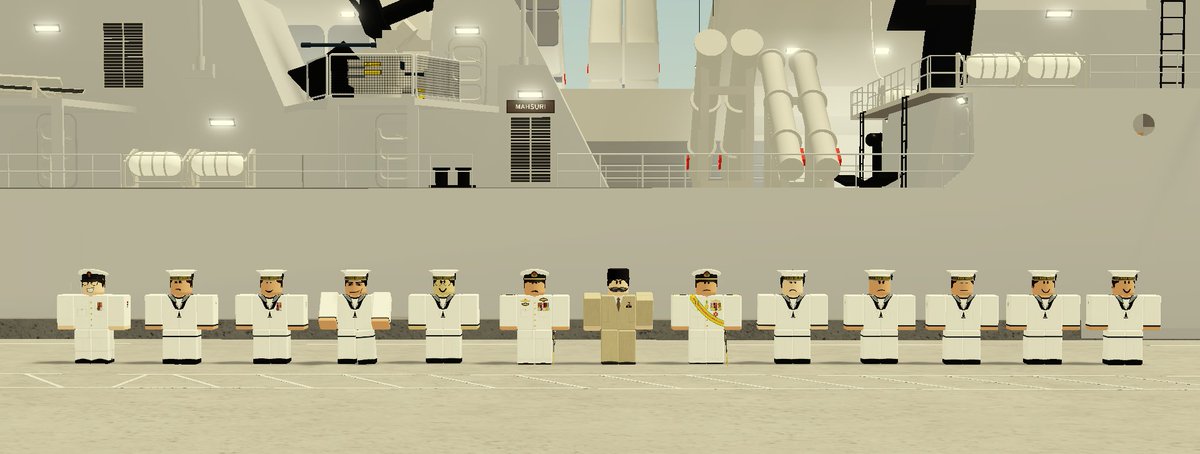 Perobloxalien's tweet photo. An inspection on my last day in office. It was an honour to have been invited to inspect the great seamen of the @RBLXMYS_TLDM .

Thank you for everything. Having being able to serve in MINDEF was truly a blessing.

I wish my successor well for his future.

#ReformasiMalaysia https://t.co/94SEdC3qh5