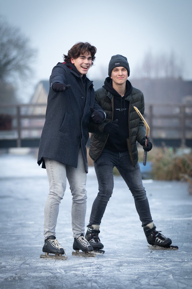 De ijsdikte op de Doetse Vliet in Giessenburg bedraagt 7,5 cm. Best goed voor de eerste tik van Koning Winter! Afgelopen nacht hebben we -9C vorst gehad. 
Nu op naar de Giessen! 
<a href="/janvissersweer/">JAN VISSER</a> 
<a href="/EdAldus/">Ed Aldus</a>