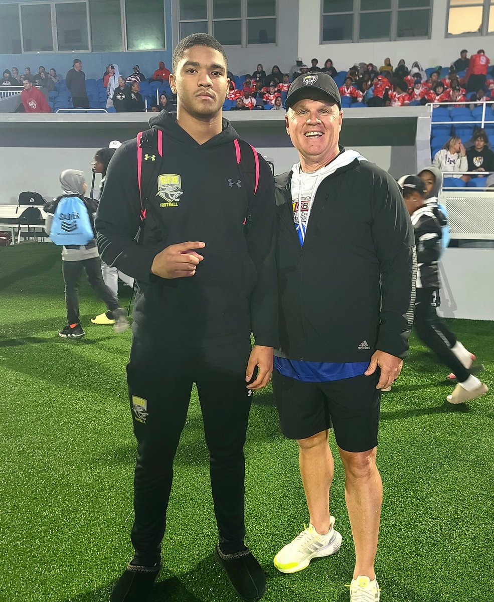 ErikRichardsUSA's tweet image. Anyone want to know what kind of character @mike3k_ Michael Van Buren has? 
Guy is spending his Christmas break down here coaching/mentoring @FBU_NC team Metro Maryland 
#impressive