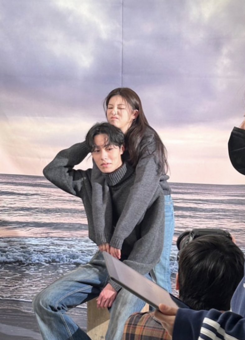 leejaewookstyle's tweet photo. lee jaewook and go younjung aka the cutest couple of the year 
#이재욱 #LeeJaeWook #GoYounJung https://t.co/M1qfeW1FQW