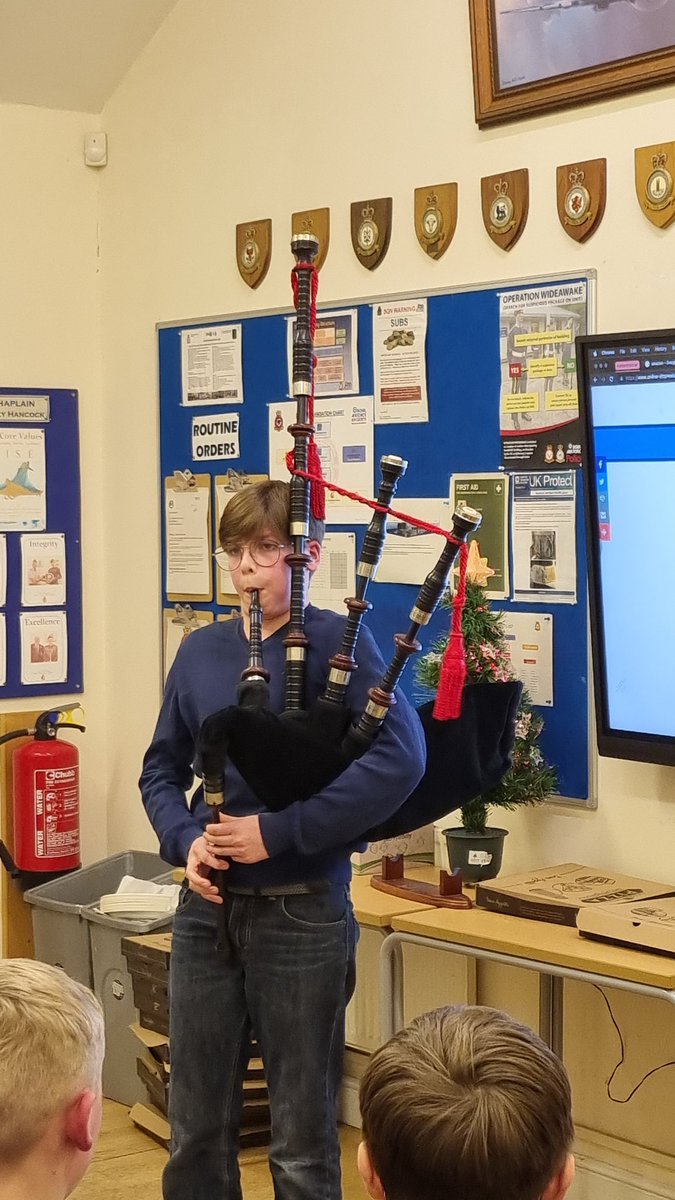 2008_Bawtry_Sqn's tweet photo. What a great way to finish 2022 with a talent night, pizza & karaoke sing-a-long organised by the NCO team. Lots of hidden talents enjoyed by everyone 😀 👏🎄photos part 1
#team2008 #whatwedo #talentedkids #christmas2022 @ComdtAC @ACO_RCNORTH
@SWYorksWing @PantherSteve2
@1987_fs https://t.co/MjU9BQFKP5