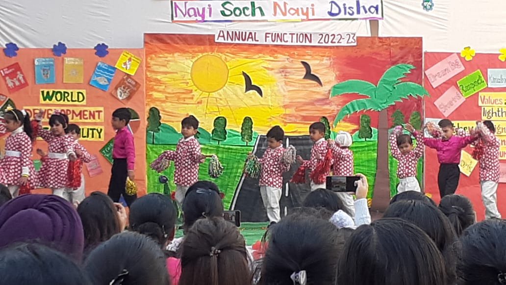 Vandana99152's tweet photo. After a leap 2 years, Champs of Nursery and LKG gave a great dance performance on #Annualfunction2022
@pkdhillon08 @JyotiBh28005578 @KajalSh97224712 @Sujata12653490 @KnpsIndia https://t.co/kG0zRGD0NB
