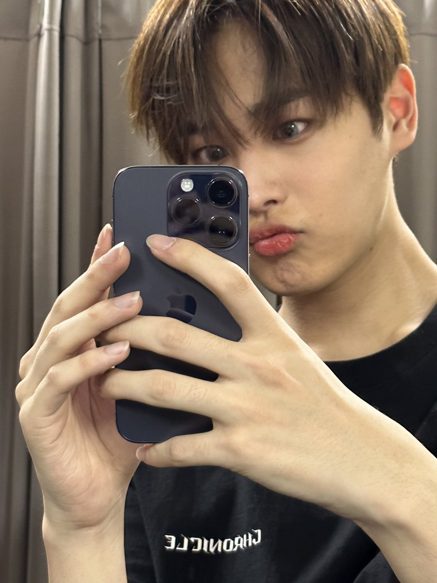 NewWorld_VICTON's tweet photo. [#병찬] 함께해줘서 고마워~~
오늘하루도 마무리잘하구💛 https://t.co/tzljqUn3YP