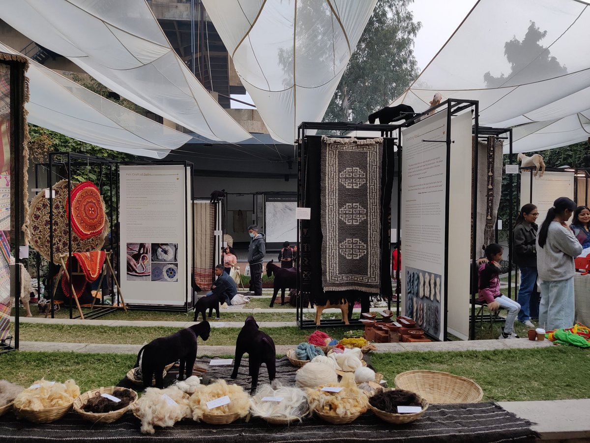 eashgriffiths's tweet photo. At the #DesiOon festival, learning about India's beautiful wool varieties and the gaddi shepherds of the high #Himalayas - and memories of the #Miyar valley trek this summer! ⛰️🐑💚 https://t.co/E22dxxpKr9