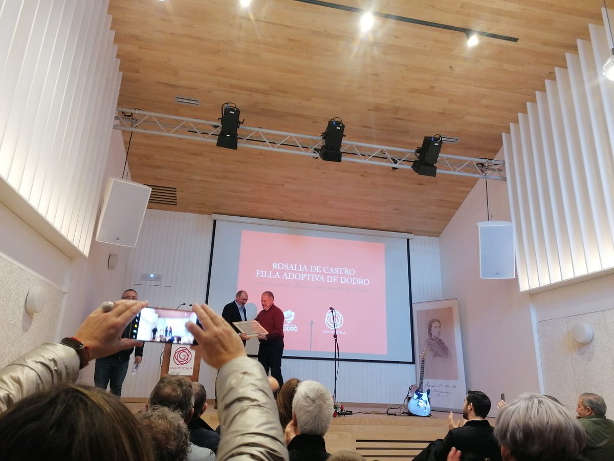 Fermoso día o vivido na @casaderosaliadecastro coa entrega do Título de Filla Adoptiva do Concello de Dodro a Rosalía de Castro. Coa musica que <a href="/secho/">secho</a>.gal lle puxo aos versos da nosa escritora.
#rosalíadecastro
#Dodro