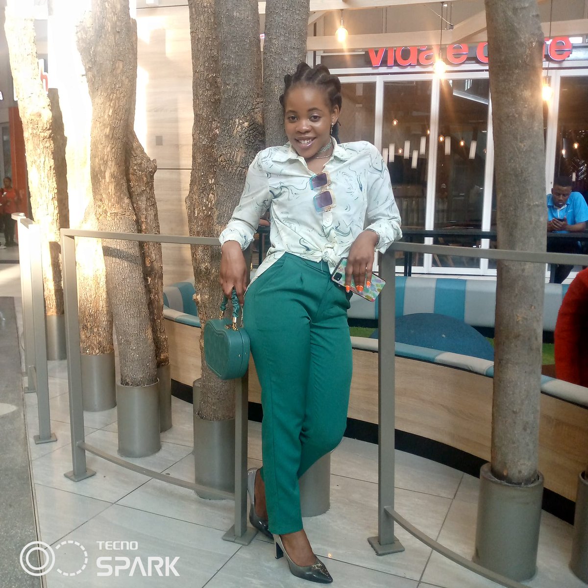 DabaPretty's tweet image. I feel like telling you but let me just smile am sure you can see it written on my face 😊