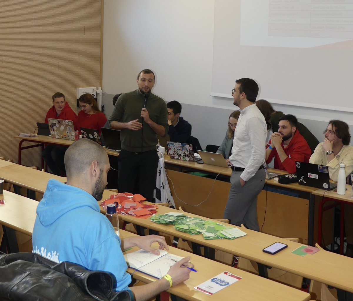 🟩 Les #ESI de toute la France se retrouvaient ce week-end à Saint-Etienne pour le #CA de <a href="/La_FNESI/">FNESI</a> !

La <a href="/FedeFASEE/">FASEE</a> était ravie d’être présente et d’accompagner les #BDESI ligériens dans l’organisation de cet événement, labellisé « responsable » et « éco-responsable » 👏