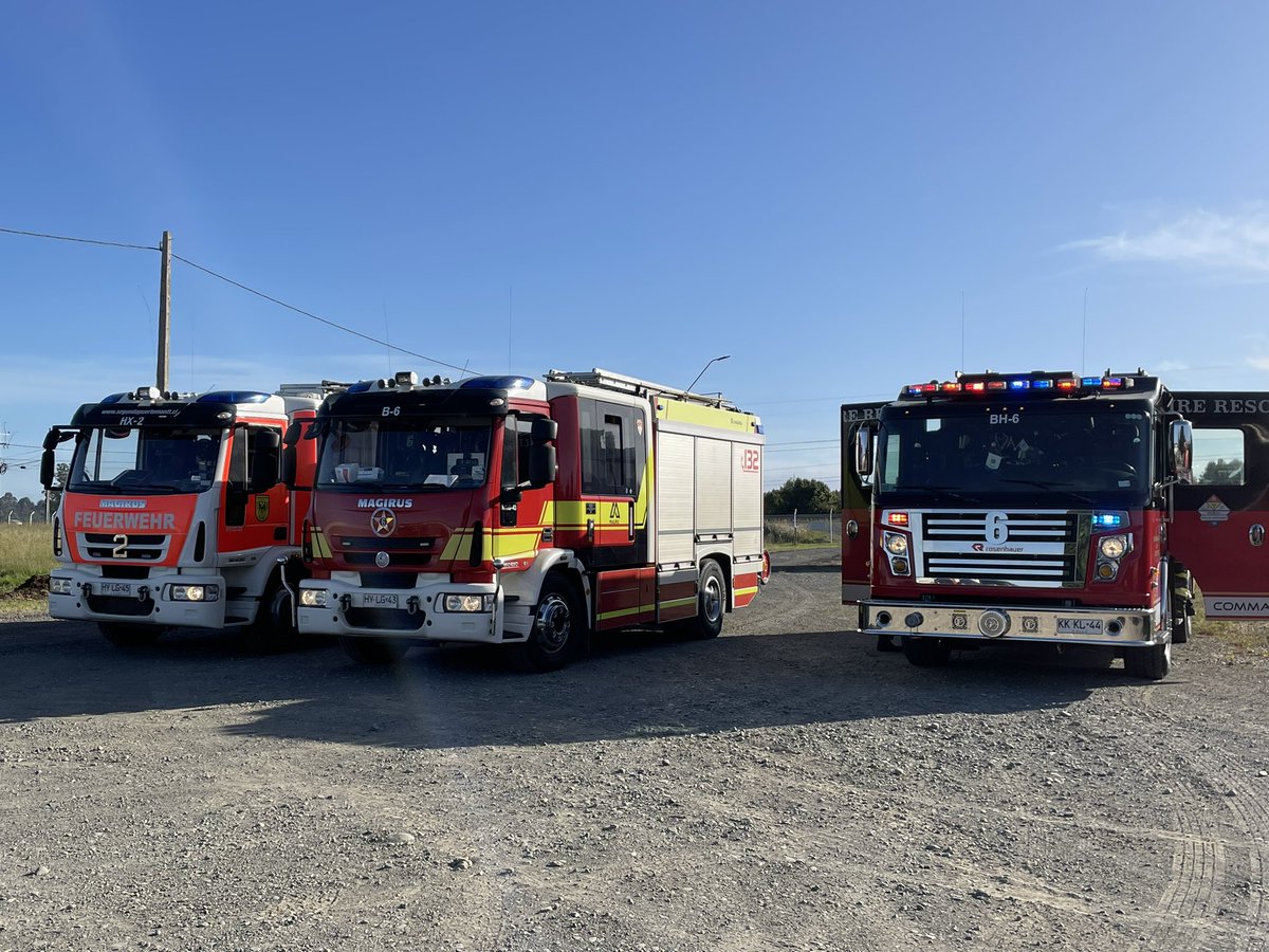 SNOBomberos's tweet photo. #HazMat el día de hoy el @CBPMO y sus compañías @ZweiteCBPM y @SextaCiaCBPM realizarán el ejercicio final del proceso de acreditación de la especialidad HazMat del Sistema Nacional de Operaciones de @BomberosdeChile 🚒🇨🇱☢️ en las instalaciones del campus sur @ANB_Chile #SNO https://t.co/0S2oM2cTYC