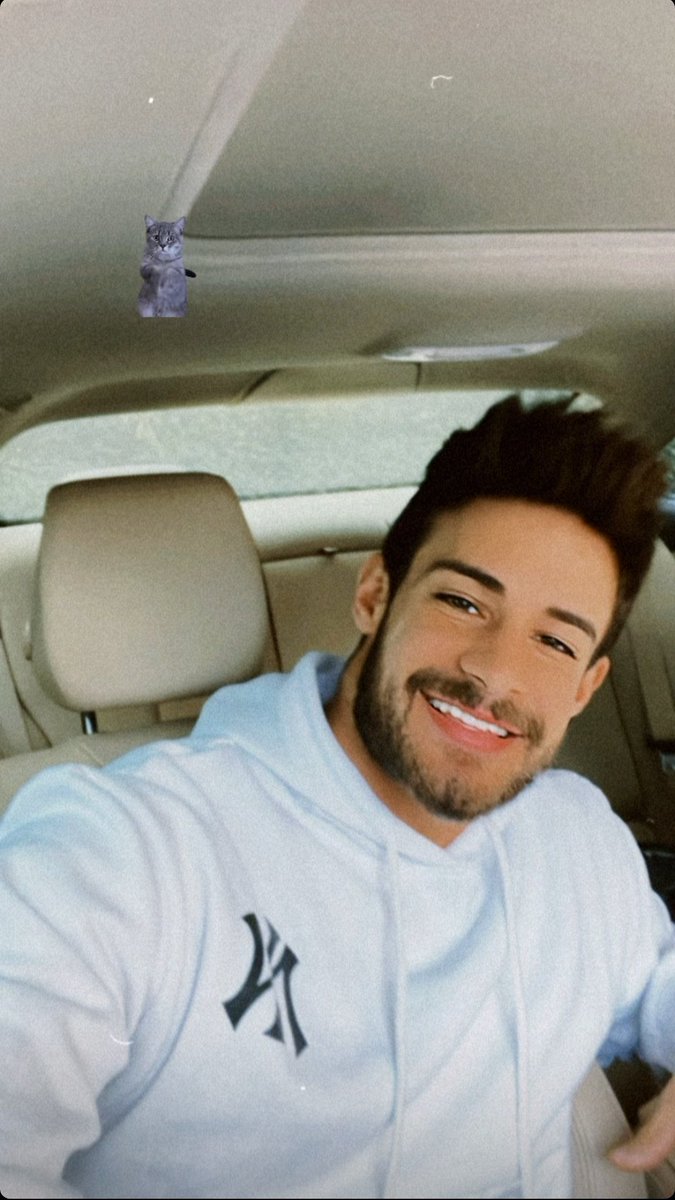 Kabul etmesi gereken son bir şey kaldı 😅🐱💖

#BatuhanKaracakaya