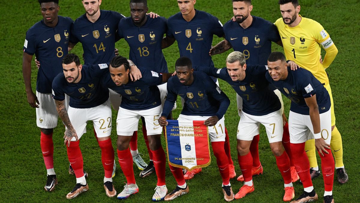 ZouheirMorsel's tweet photo. #Aveclesbleus 🇫🇷🇫🇷🤾🏻♀️
Tout est entre tes mains,
Le hasard n’existe pas,
Ton ambition te donnera des ailes,
Tes efforts révéleront ton talent,
Ton audace t’apportera la Gloire, saisis ta chance. 🤾🏻🇫🇷
~~~ #QatarWorldCup https://t.co/uXNN1SH8oe