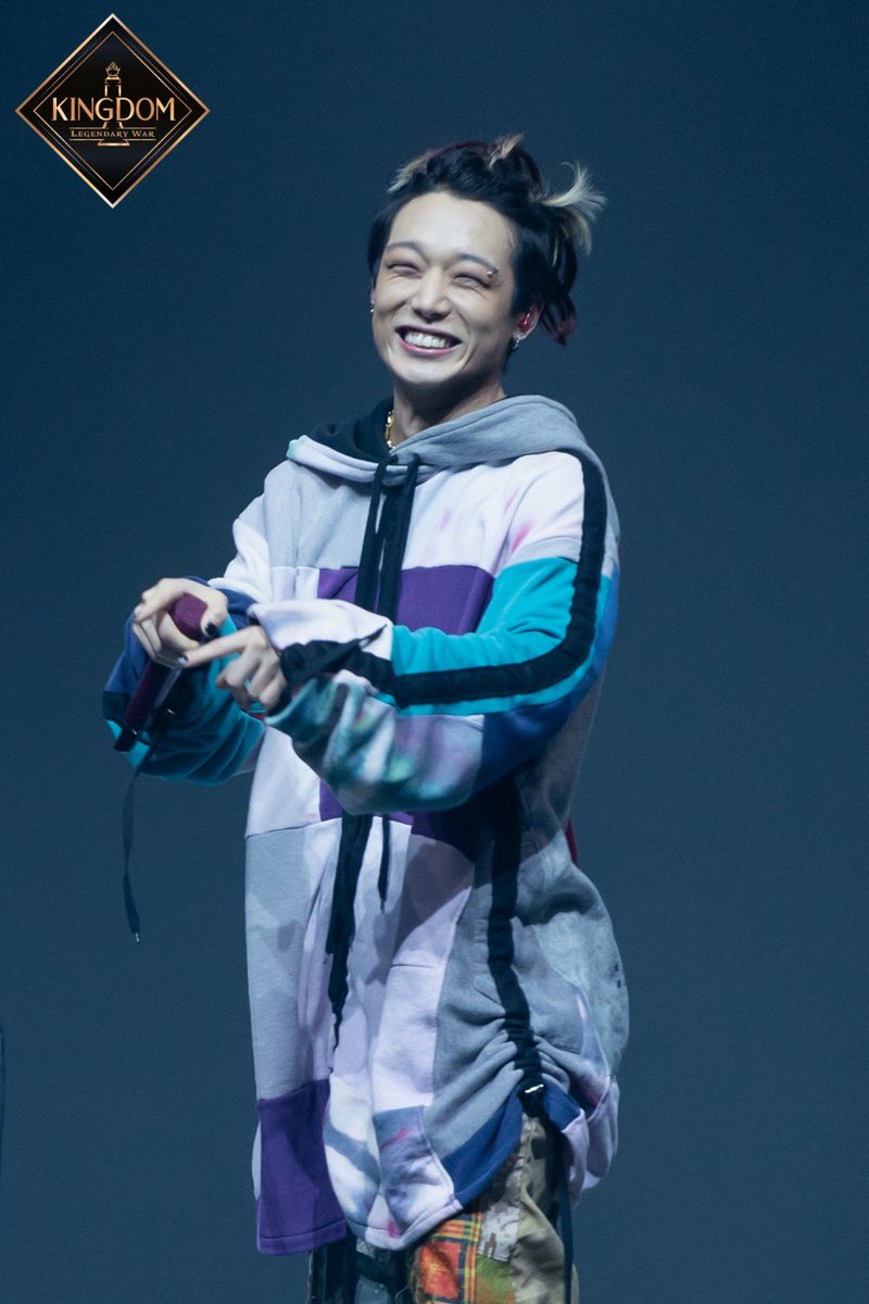 bigbang_2022_'s tweet photo. Nung time na di pa ako aware individually sa bawat member ng ikon,yung outfit ni bobby dito nung nakita ko,ang angas na weird,pati yung buhok niya cute🥰, gwapong gwapo tlg ako sa knya😍
BOBBY FASHION MOMENTS
#D3toBOBBY28thBDAY
#BOBBY #바비 #iKON #아이콘
@bobbyranika @YG_iKONIC https://t.co/7s60g7yGm7