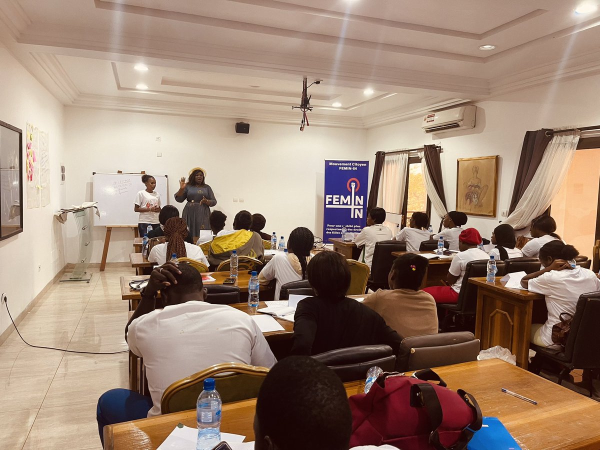 Femin_in_BF's tweet photo. Passons à la session sur le traitement des violences faites aux femmes dans les médias et sur les réseaux sociaux!
Cette session est animée par Aminata SANOU, journaliste à Burkina24
#UEF2020
#FEMIN_IN
#Feministe
#Feminisme https://t.co/nnNqYy81nv