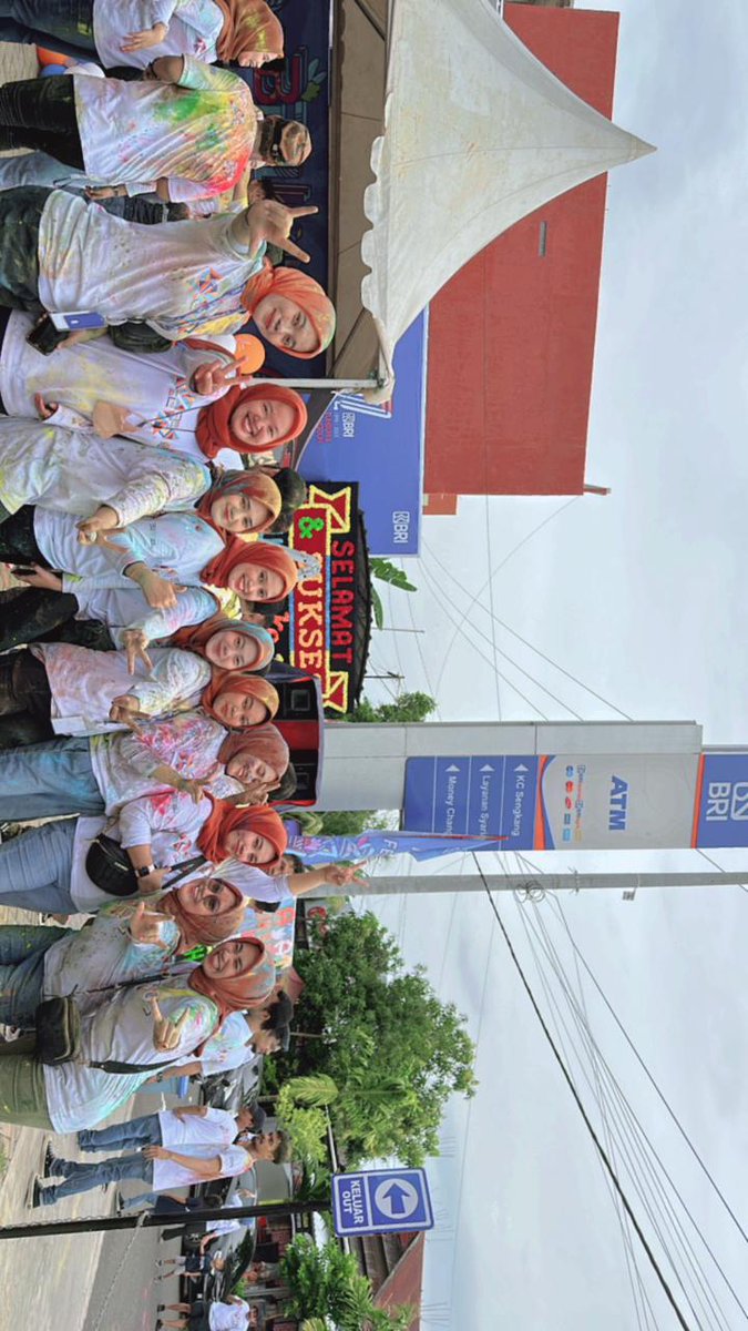NurulMu02283182's tweet photo. SELAMAT HUT BRI k 127, Bank Terpercaya Rakyat INDONESIA, SIAP MELAYANI SETULUS HATI.
#BRILIANFest2022 #HUTBRI127 #EwakoBRI #BRIKCSENGKANG https://t.co/qfVPUVvuN0