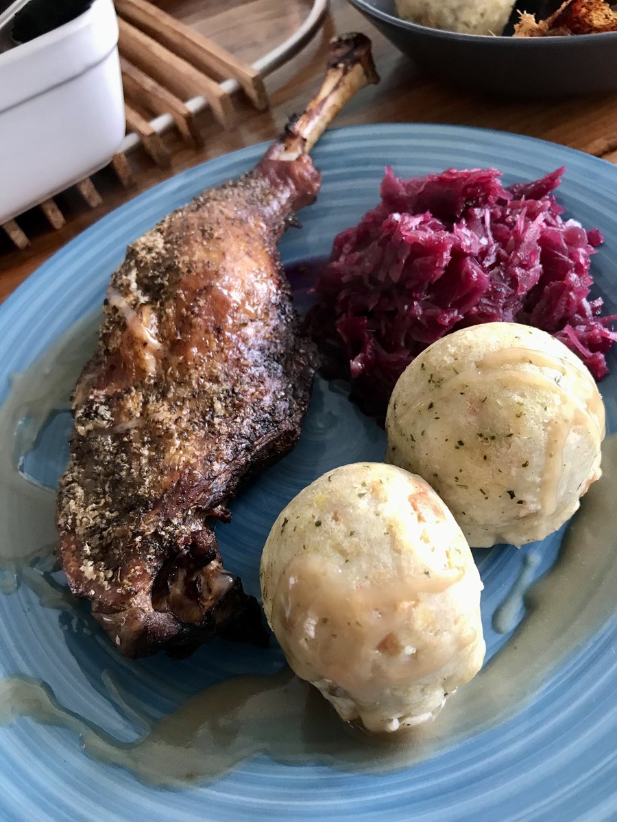 abettaworld1's tweet photo. Mission completed 😋#threeleggedgoose #gustav #knusprig https://t.co/mBRDLTaNQN