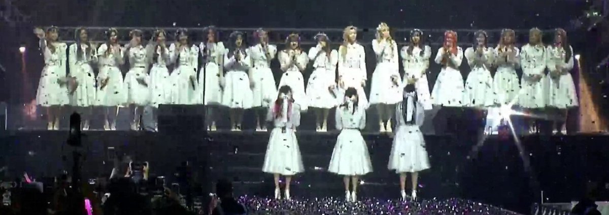 กุยกให้ซีนนี้เดอะเบสสุดในคอน เมมเบอร์รุ่น 1 ที่ยังอยู่ยืนส่งคนที่แกรดออกไป ใจหายมาก ㅠㅠ