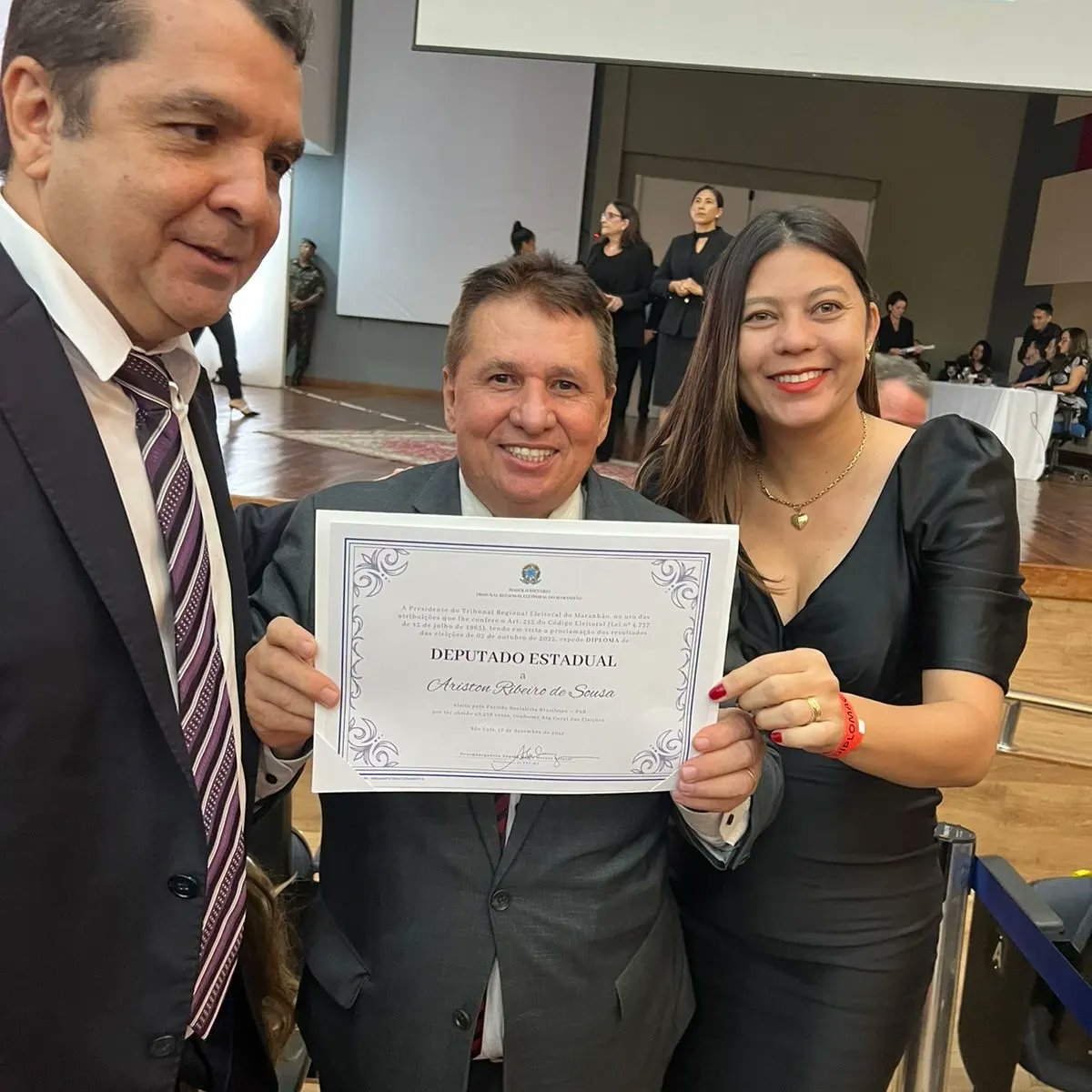 contato_mega's tweet image. Diploma do nosso Deputado Estadual Ariston