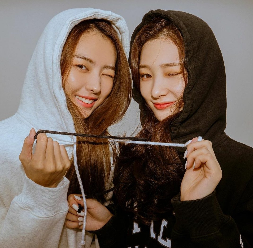 Happy birthday to my prettiest and loveliest Nayoung unnie! May the next years ahead will be filled with bunch of loves and laughs. Hope that we can have more time to spend together, too. Enjoy your special day, unnie! Cheers to your new (older) age! 🥂
