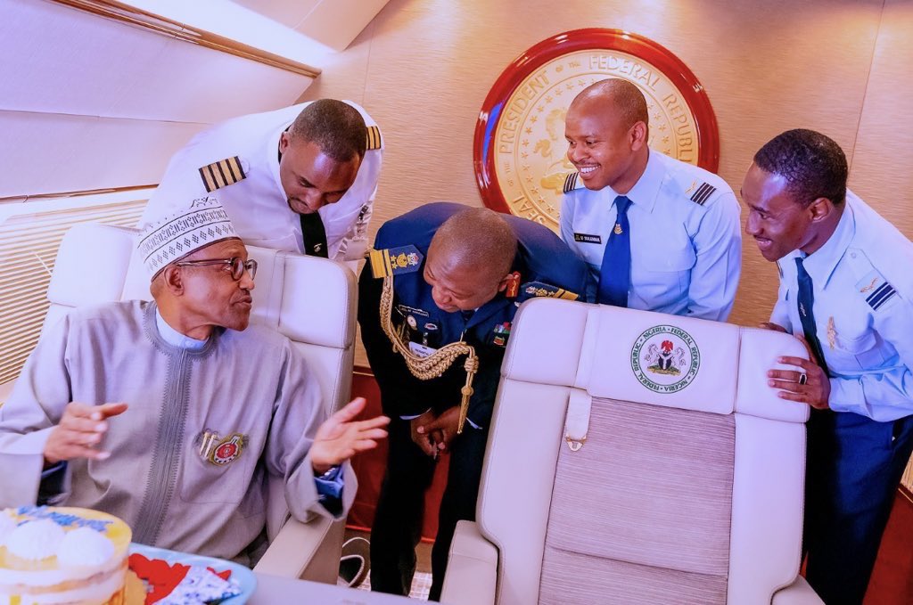 shodekeGbenga's tweet photo. #PMBAt80 being celebrated by his Captain and Crews of Nigeria Air Force One after the successful outing in #USAfricaLeadersSummit22
God bless Nigeria 🇳🇬
God bless Buhari
May Nigeria 🇳🇬 Succeed https://t.co/UEsK2M06vo