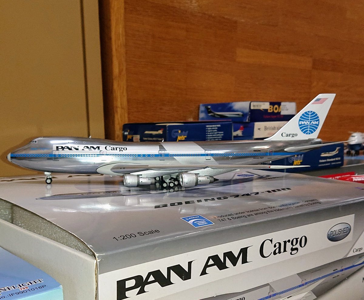 成田オタク会 いろいろ 見せて頂きありがとうございました‼️また来年 新車 期待してまーす。(笑)